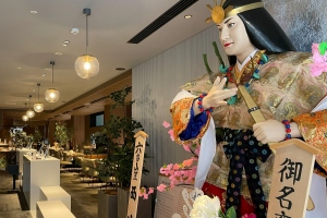 博多祇園山笠西流れ舁き山人形をロビーに展示中です。
